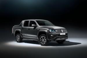 Volkswagen Amarok Dark Label Double Cab 2017 года